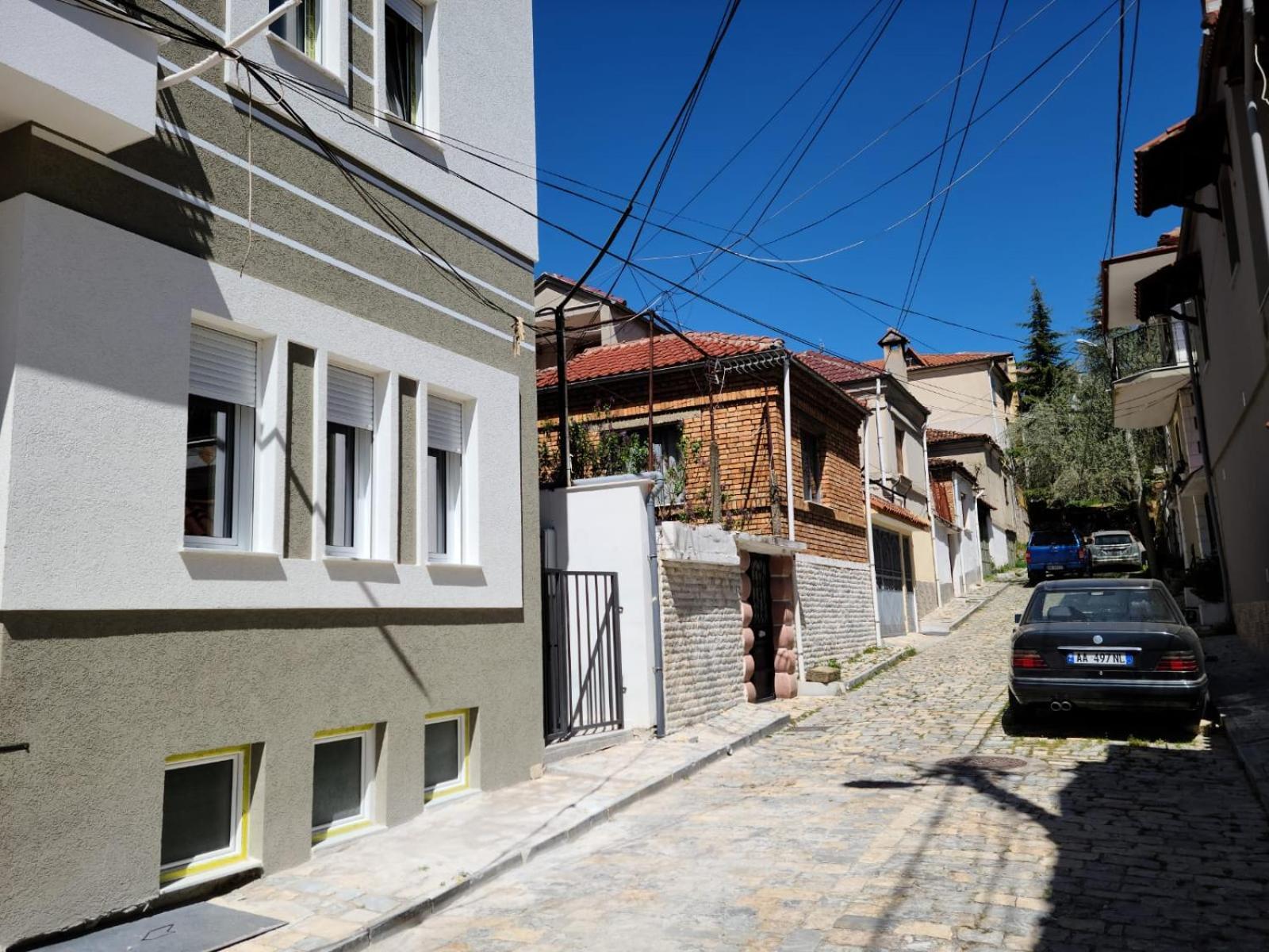 Travelers' Korca Home Exterior photo