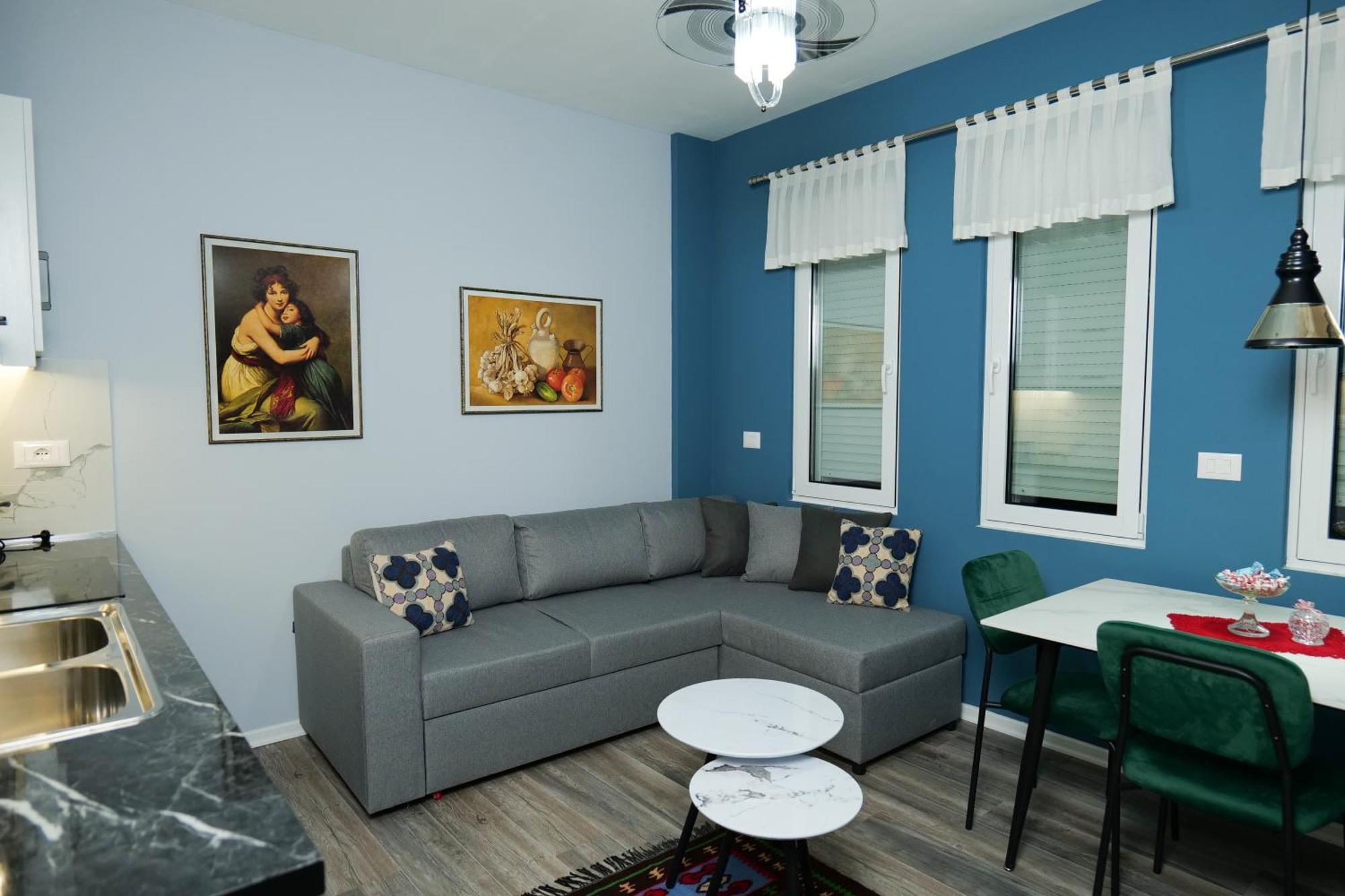 Travelers' Korca Home Exterior photo