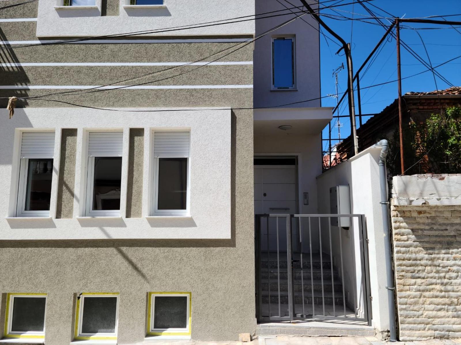Travelers' Korca Home Exterior photo