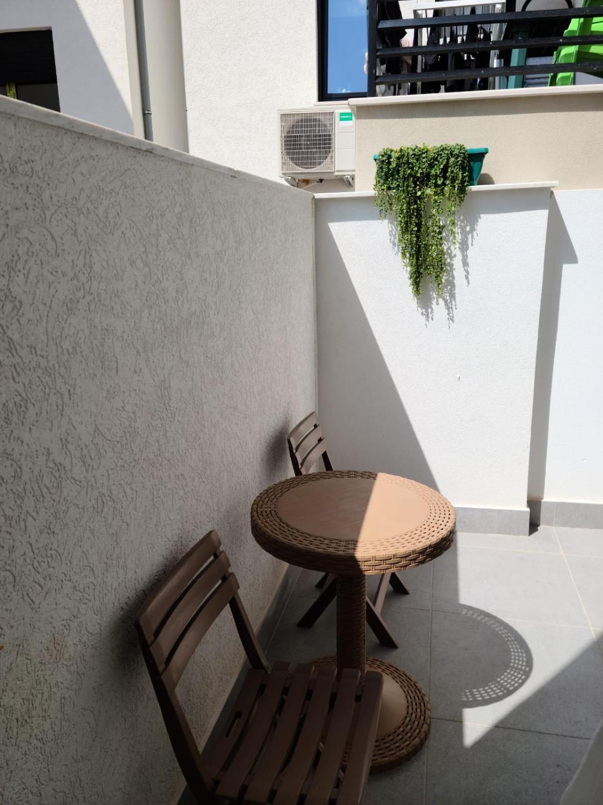 Travelers' Korca Home Exterior photo