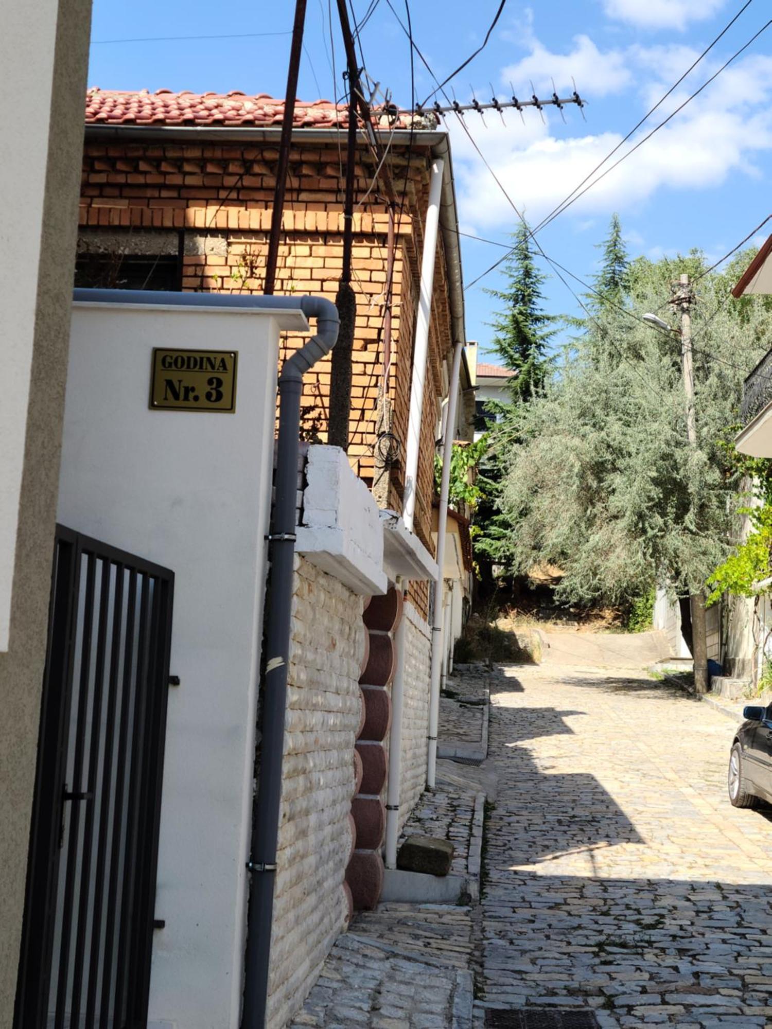 Travelers' Korca Home Exterior photo